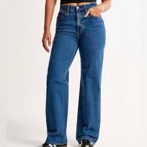 Abercrombie Curve Love High Rise 90s Relaxed Jean